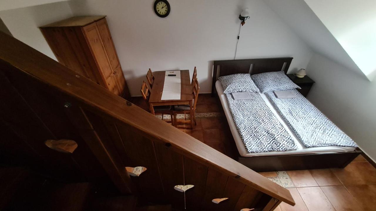 Gyulai Fuerdoe Apartman מראה חיצוני תמונה