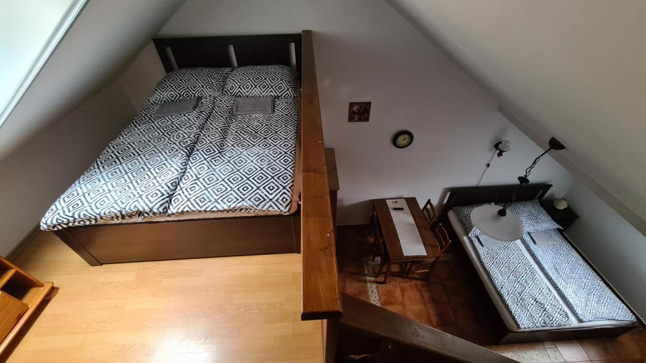 Gyulai Fuerdoe Apartman מראה חיצוני תמונה