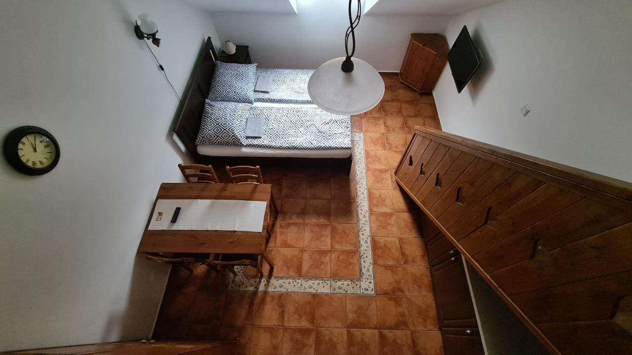 Gyulai Fuerdoe Apartman מראה חיצוני תמונה